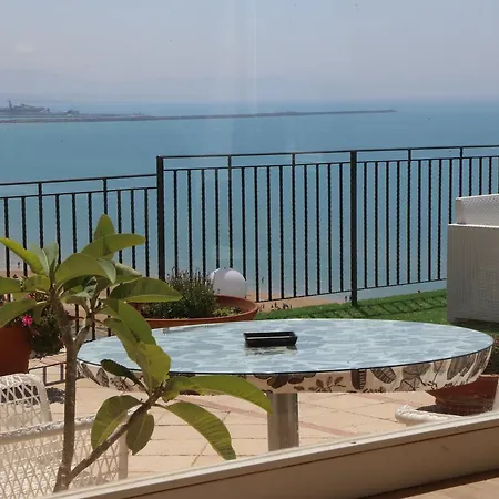 Vista Sul Mare Bed & Breakfast 3*